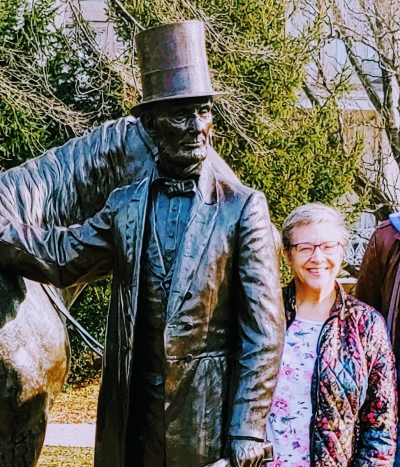 Peg Thomas with Lincoln Statue